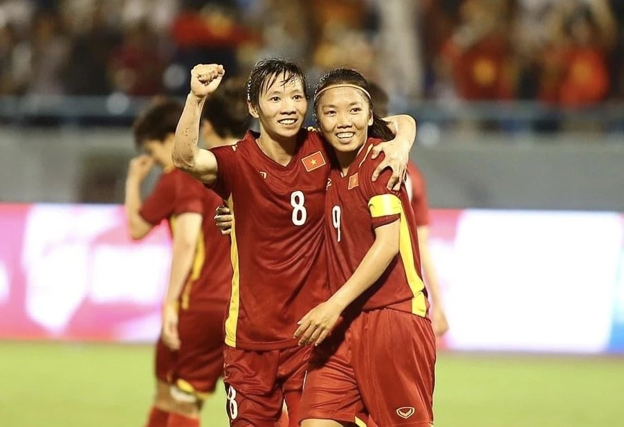 ... cùng sự trùng hợp kỳ thú như đồng đội Huỳnh Như từng trở thành Công dân trẻ tiêu biểu TP.HCM và sau đó giành Quả bóng vàng Việt Nam. Ảnh: NA.