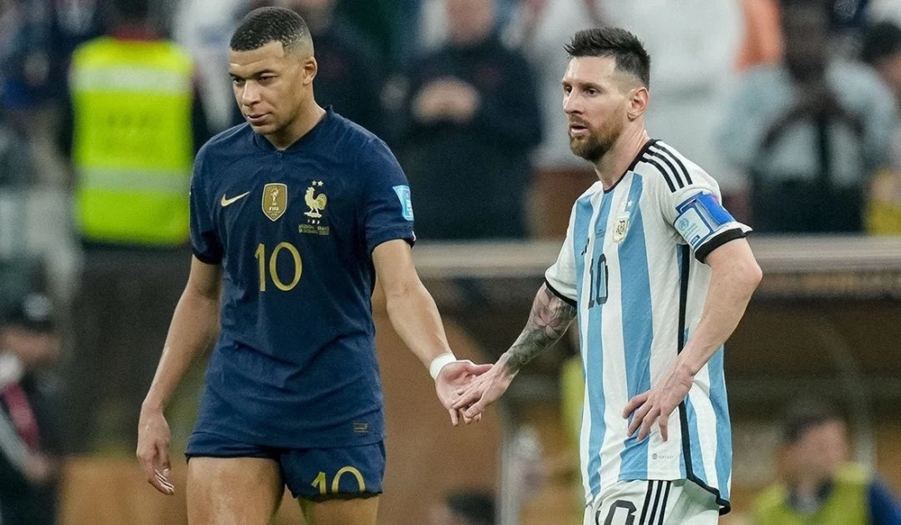Mbappe và tuyển Pháp đã thua Messi cùng đồng đội Argentina trong trận chung kết World Cup 2022. Ảnh: GETTY.