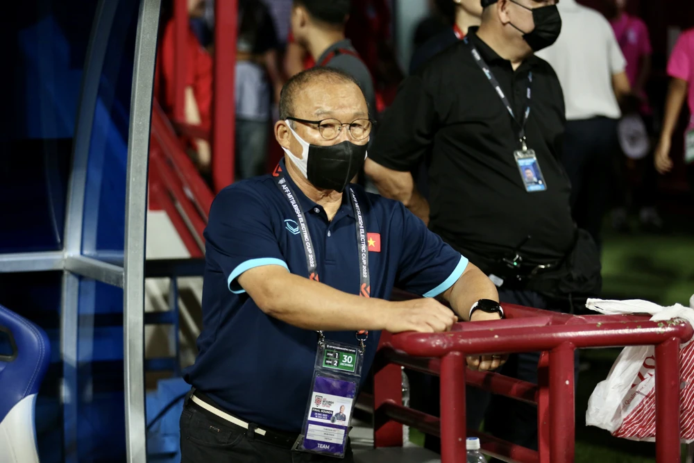 HLV Park Hang-seo tự tin các học trò sẽ thắng Myanmar ở trận cuối vòng bảng AFF Cup. Ảnh: ANH HỮU.