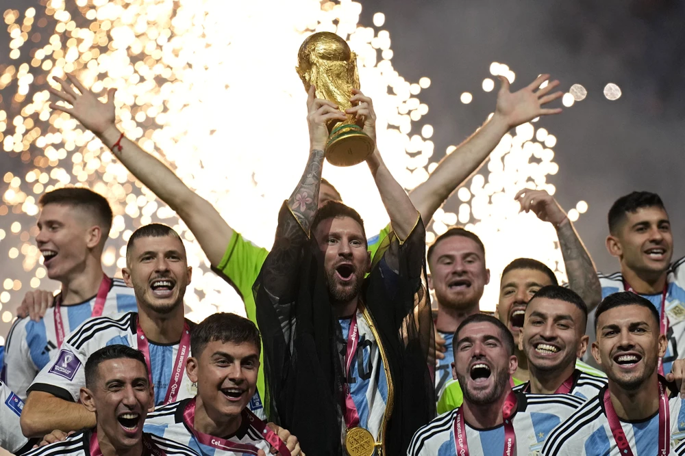 Messi vô địch thế giới và giành giải cầu thủ hay nhất World Cup 2022. Ảnh: GETTY.