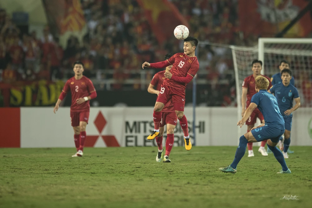 Quang Hải và đồng đội buộc phải thắng người Thái trên đất Thái hoặc hòa với tỉ số 3-3 trở lên mới trở thành nhà vô địch Đông Nam Á. Ảnh: HẢI THỊNH. Quang Hải và đồng đội buộc phải thắng người Thái trên đất Thái hoặc hòa với tỉ số 3-3 trở lên mới trở thành nhà vô địch Đông Nam Á. Ảnh: HẢI THỊNH.