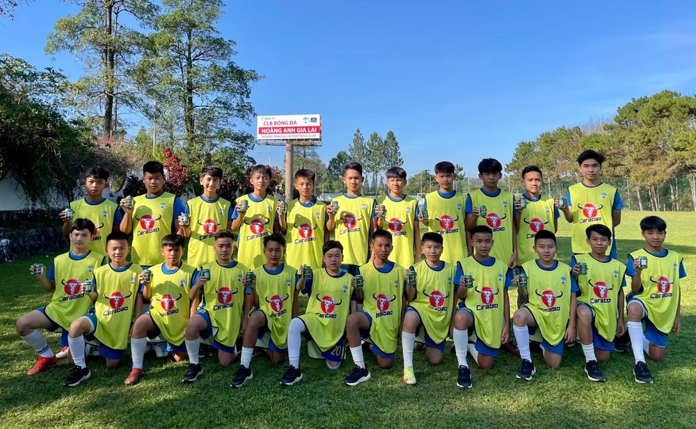 Cầu thủ ở Học viện HA Gia Lai háo hức tranh tài với các đồng nghiệp trẻ của Nhật Bản... Cầu thủ ở Học viện HA Gia Lai háo hức tranh tài với các đồng nghiệp trẻ của Nhật Bản...