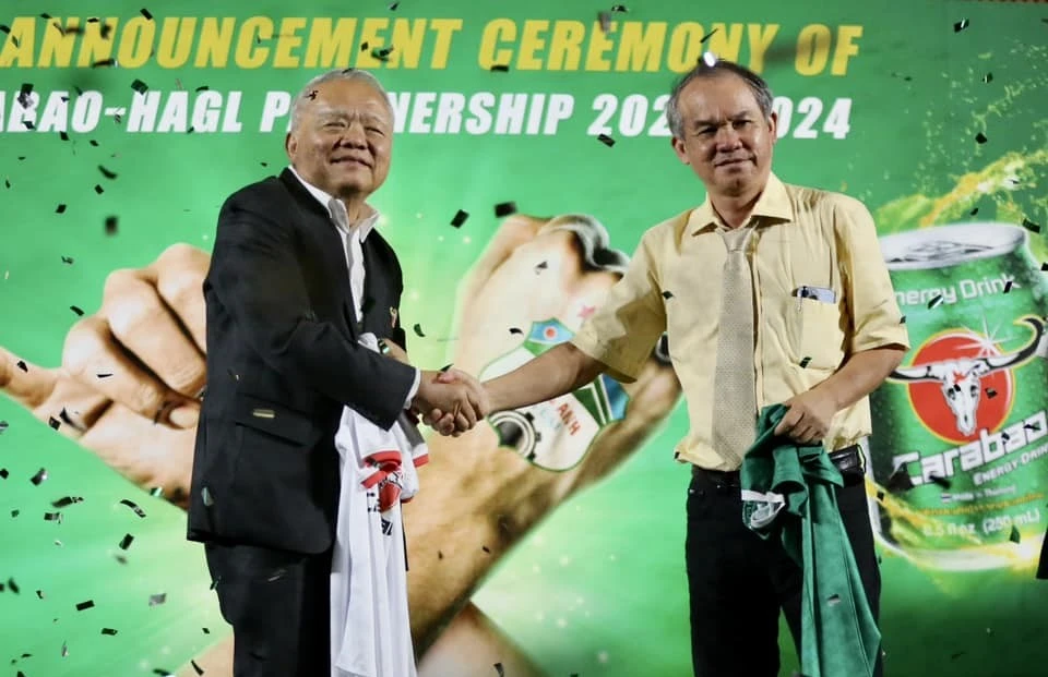 Bầu Đức và tỉ phú Sathiet bắt tay hợp tác chỉ sau một lần gặp mặt. Ảnh: ANH THẮNG.