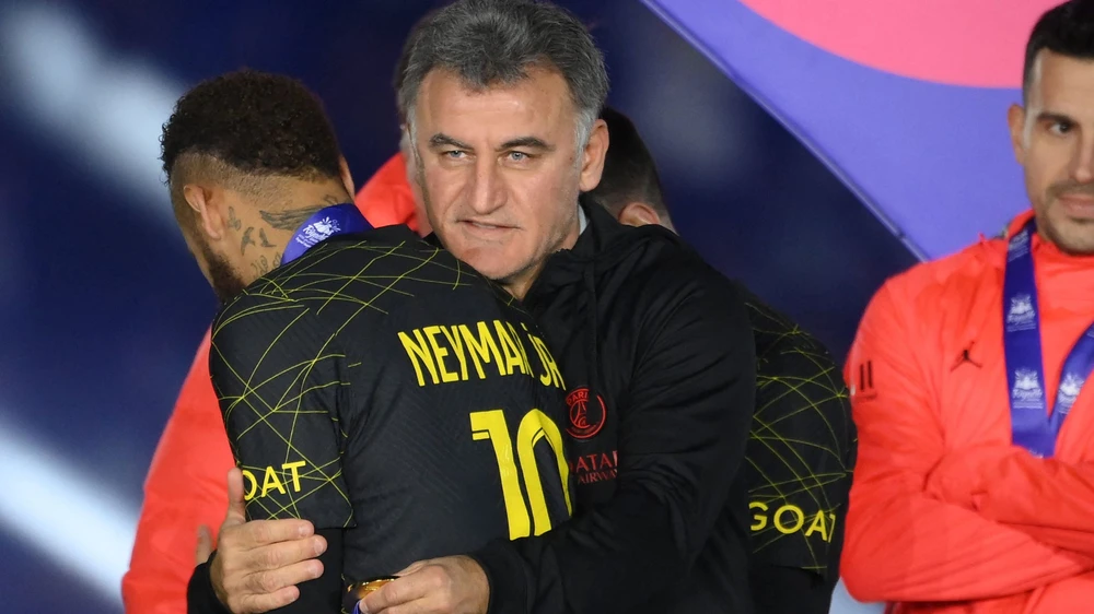 HLV Galtier đã nói chuyện với Neymar và buộc phải kỷ luật học trò để làm gương. Ảnh: GETTY.