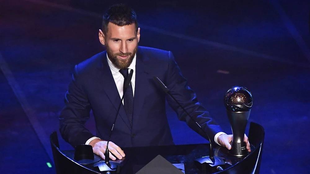 Messi chiến thắng giải cầu thủ xuất sắc năm của FIFA. Ảnh: GETTY.