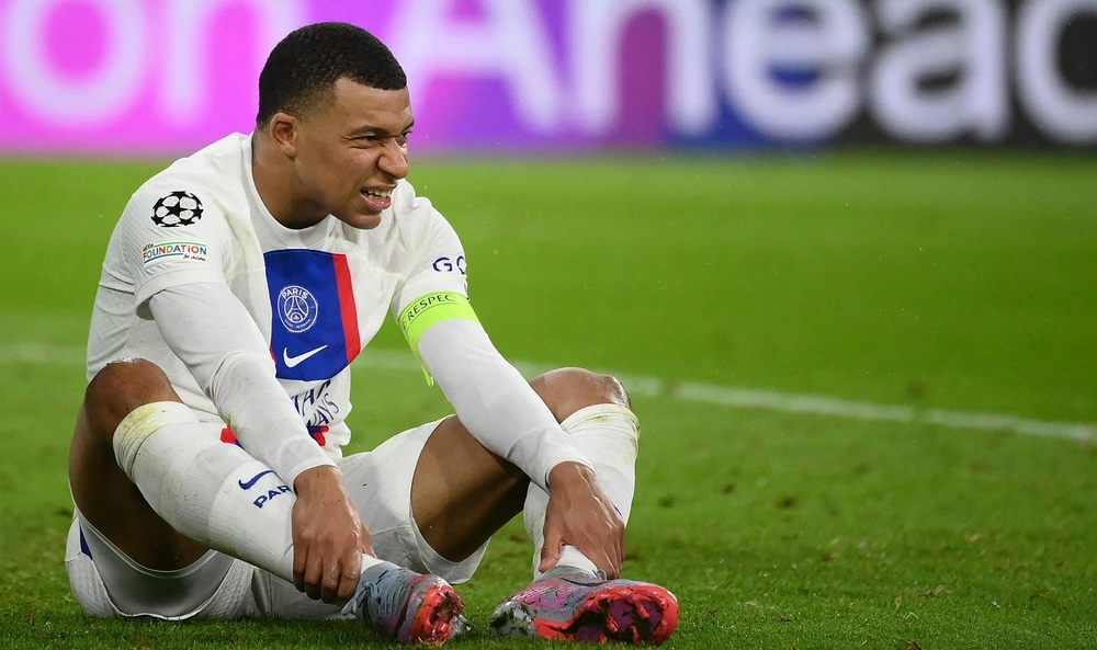 Mbappe trở lại không thể giúp PSG ngược dòng trên sân của Bayern. Ảnh: GETTY.