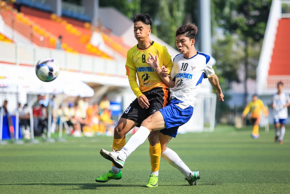 ĐH Tôn Đức Thắng tiếp tục đăng cai vòng chung kết với những cuộc so tài hứa hẹn cực kỳ hấp dẫn của các cầu thủ sinh viên. Ảnh: ANH NGUYÊN.