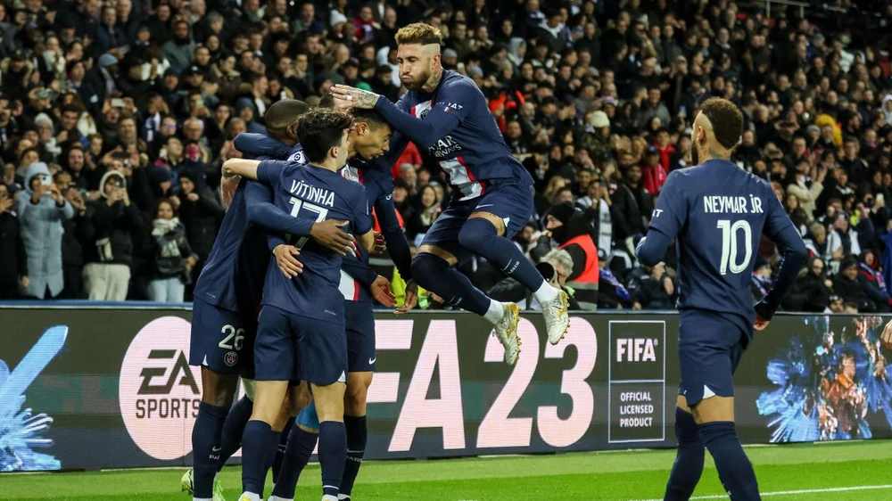 PSG có những chiến thắng ở giải quốc nội nhưng không đủ làm hài lòng người hâm mộ, trong đó Neymar và Messi bị xem là nhận lương nhiều mà cống hiến không bao nhiêu. Ảnh: GETTY.