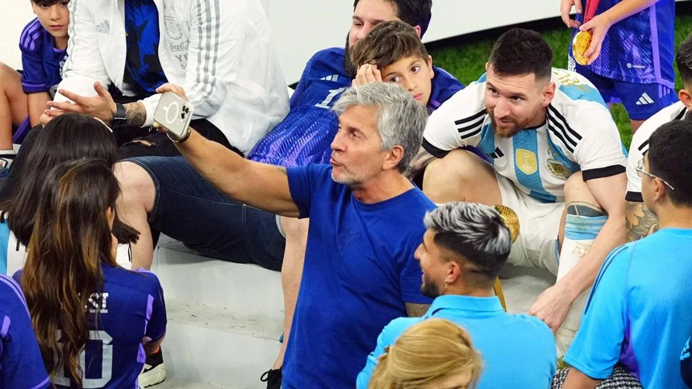 Ông Jorge cũng là người đại diện đàm phán mọi hợp đồng của con trai Messi. Ảnh: GETTY. Ông Jorge cũng là người đại diện đàm phán mọi hợp đồng của con trai Messi. Ảnh: GETTY.