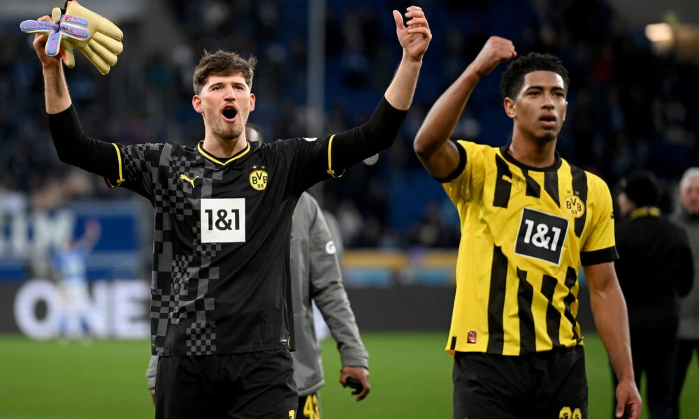 Thủ thành Kobel của Dortmund đang lọt vào tầm ngắm của Quỷ đỏ. Ảnh: GETTY.