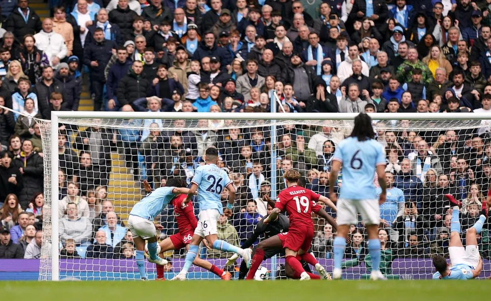 Trận thua ngược Man City 1-4 khiến thầy trò Klopp rơi xuống hạng 8 Premier League. Ảnh: GETTY.