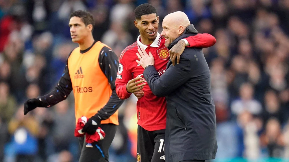 HLV Ten Hag rất cần người chia lửa với Rashford trên hàng công của Man United. Ảnh: GETTY. HLV Ten Hag rất cần người chia lửa với Rashford trên hàng công của Man United. Ảnh: GETTY.