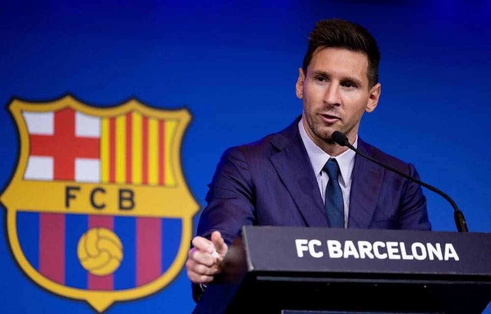 Messi từng phải chia tay Barca sau 21 năm gắn bó, khi CLB vi phạm Luật công bằng tài chính. Ảnh: GETTY. Messi từng phải chia tay Barca sau 21 năm gắn bó, khi CLB vi phạm Luật công bằng tài chính. Ảnh: GETTY.