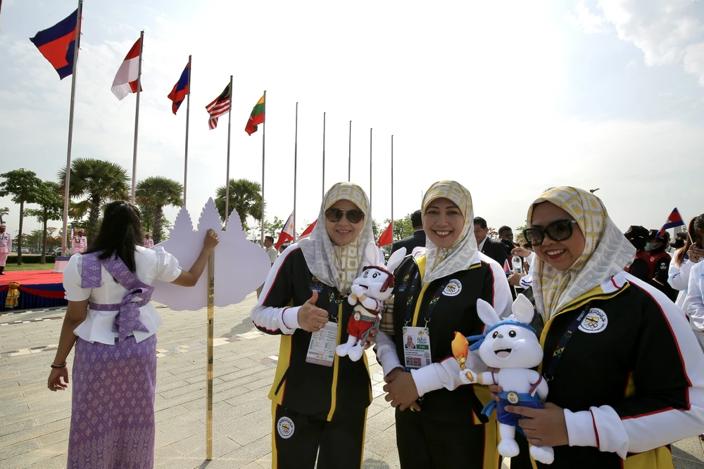 Có hơn 11.000 vận động viên, huấn luyện viên, quan chức thể thao đến từ 11 quốc gia Đông Nam Á tham gia tranh tài cùng hơn 2.000 nhà báo góp mặt ở SEA Games 32.