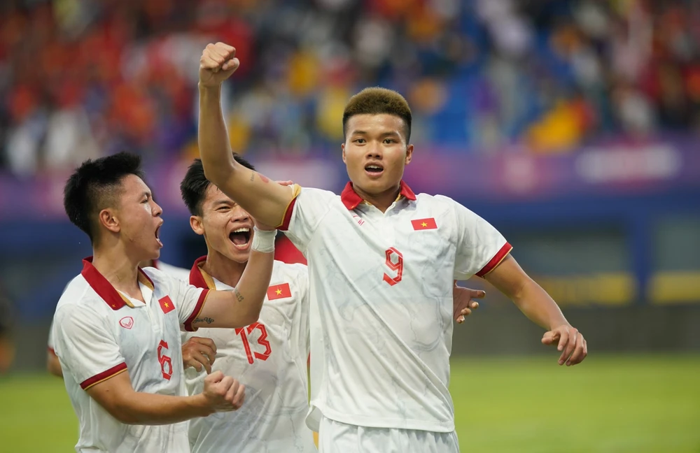 Văn Tùng ghi bàn thắng ở trận thứ hai liên tiếp tại SEA Games 32. Ảnh: ANH PHƯƠNG.
