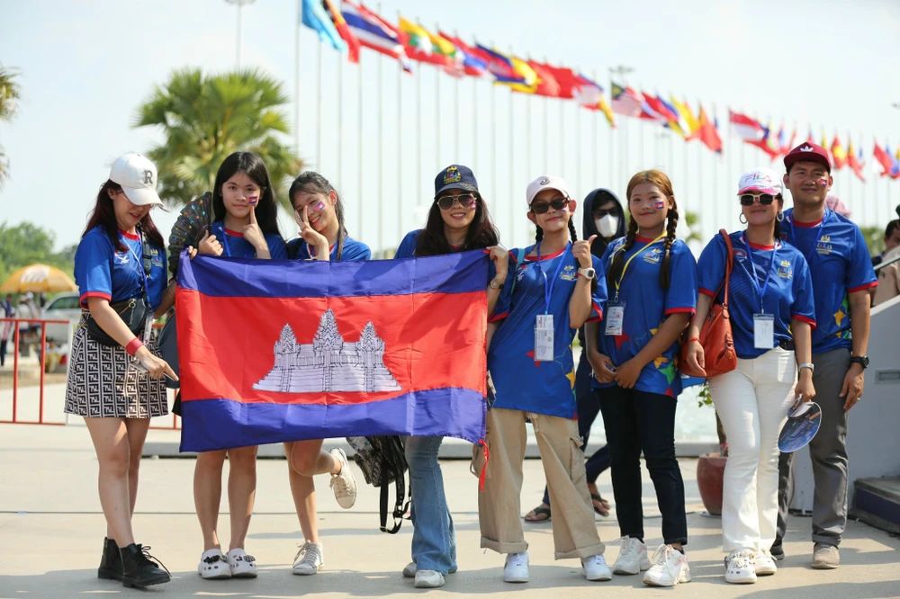 Người dân Campuchia đã chờ đợi rất lâu để đăng cai một sự kiện thể thao tầm cỡ Đông Nam Á. Ảnh: ANH PHƯƠNG.