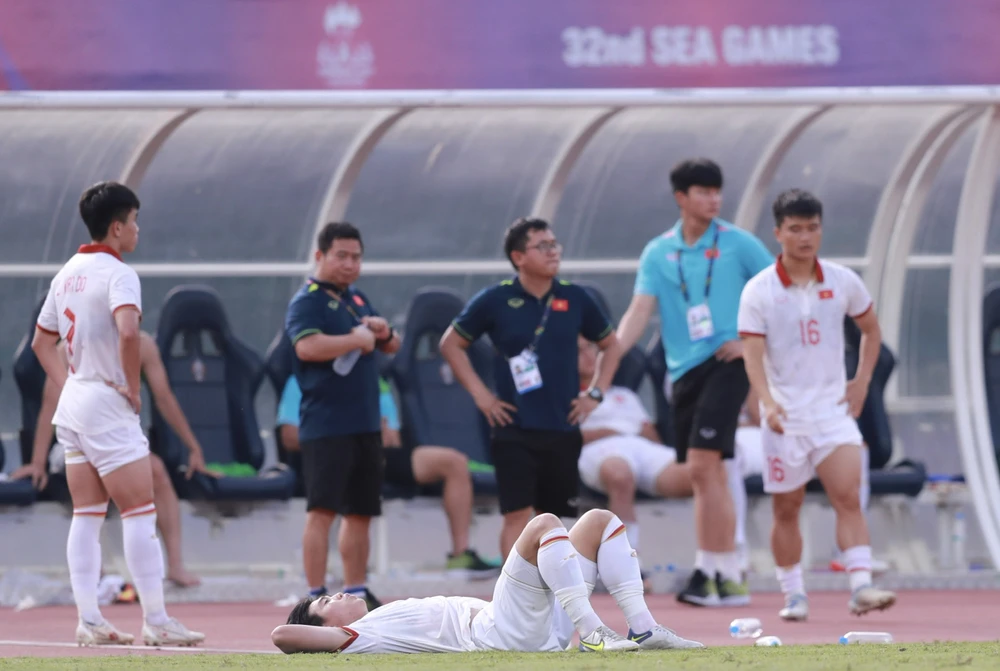 ... khi mọi thứ phút chốc đã sụp đổ tan tành. Ảnh: ANH PHƯƠNG.