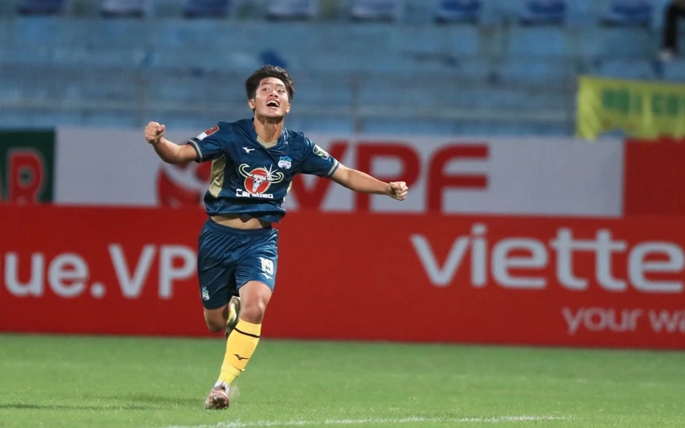 Quốc Việt như một cánh chim ẩn mình trong đội hình U-22 Việt Nam thường bùng nổ khi vào sân từ ghế dự bị. Ảnh: ANH PHƯƠNG.