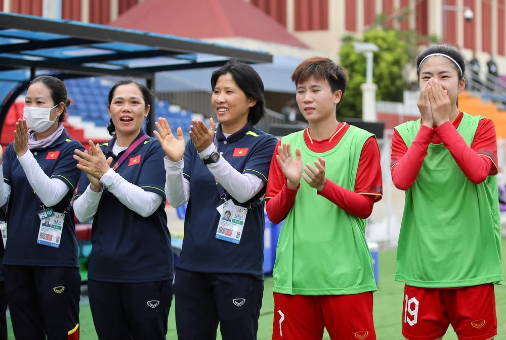 Át chủ bài Tuyết Dung hứa hẹn cùng đồng đội tuyển nữ Việt Nam chơi ra trò ở trận chung kết để đăng quang SEA Games 32. Ảnh: ANH PHƯƠNG.