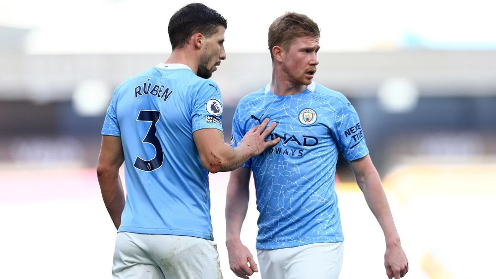 Ruben Dias tự tin với tiền vệ Bruyne sẽ qua mặt đại diện của nước Ý. Ảnh: GETTY.