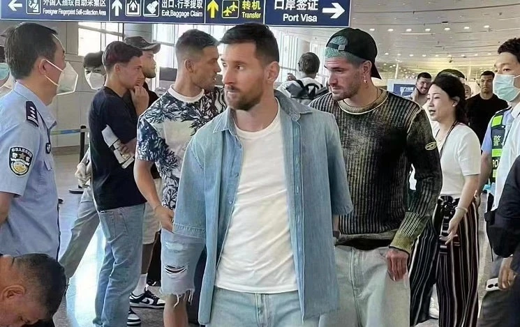 Chân sút 7 lần giành Quả bóng vàng gây sốt ở Trung Quốc. Ảnh: GETTY.