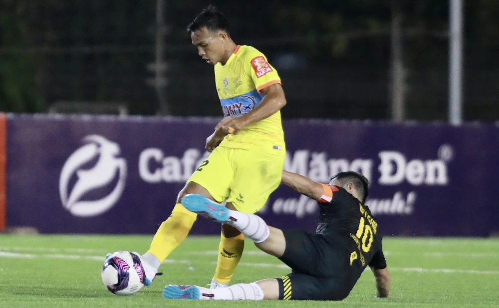 Song Hùng – Store Detailing qua mặt Cửa Tùng Vĩnh Quang đến từ Quảng Trị 4-2 hay ứng cử viên An Biên nhọc nhằn thắng Bảy Núi 2-1 trong khi AuMyPrado-LamyLand và Wteam chia điểm với tỉ số 1-1.