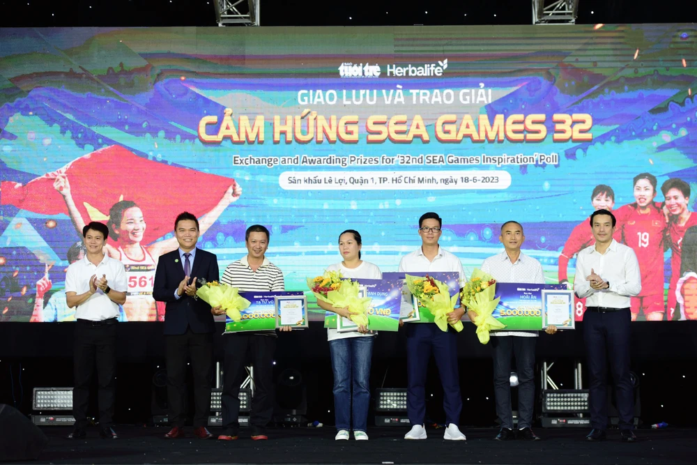 Ông Vũ Văn Thắng, Tổng Giám đốc Herbalife Việt Nam và Campuchia chia sẻ: "Là một trong những công ty và cộng đồng hàng đầu về sức khỏe và thể chất, Herbalife rất tự hào và phấn khởi đồng hành cùng Báo Tuổi Trẻ trong chương trình cảm hứng SEA Games 32. Xin chúc mừng chương trình đã thu hút sự tham gia của nhiều tác giả với những câu chuyện gây ấn tượng mạnh mẽ về ý chí, nghị lực vượt qua thử thách của các VĐV.
