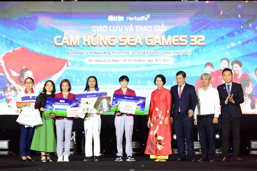 Báo Tuổi Trẻ bình chọn Nhân vật truyền cảm hứng tại SEA Games 32 dành cho tất cả VĐV, đến từ bất kỳ quốc gia nào, không chỉ là chiến thắng, miễn sao màn trình diễn của họ thực sự chạm đến con tim của người hâm mộ.