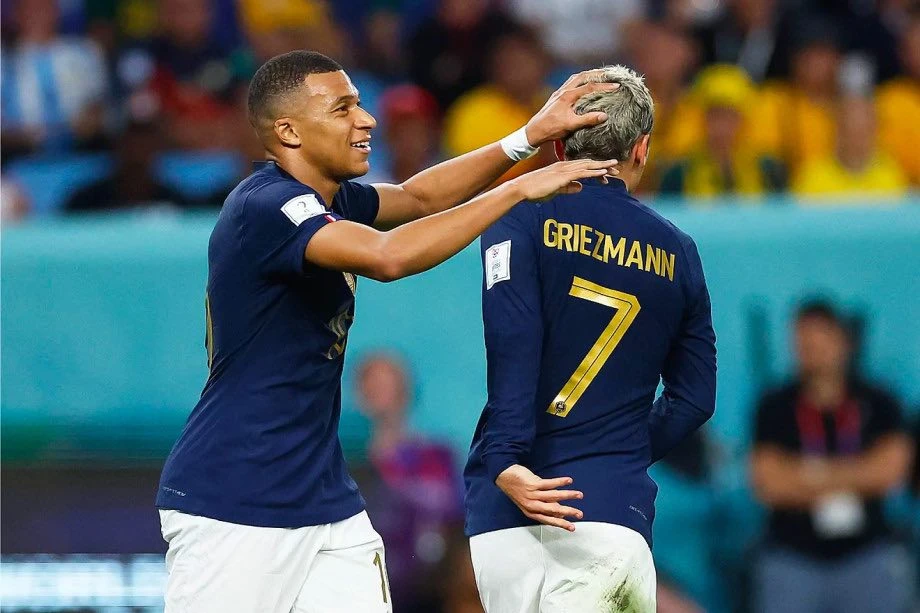 Mbappe cũng từng có lúc không hài lòng khi tiền đạo Griezmann là chân sút chủ lực của tuyển Pháp. Ảnh: GETTY.