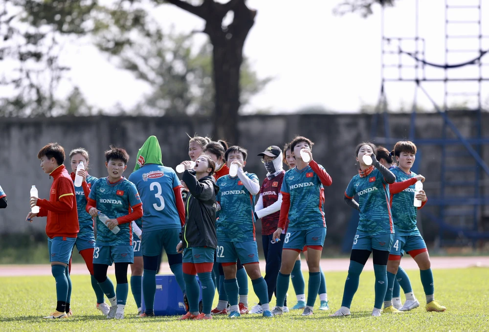 Tuyết Dung và tuyển nữ Việt Nam tập trung hết mình trong các chuyến tập huấn chuẩn bị cho World Cup 2023. Ảnh: ANH PHƯƠNG.