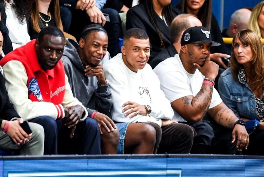 PSG có thể "dằn mặt" Mbappe khi để anh ngồi trên ghế dự bị. Ảnh: GETTY.