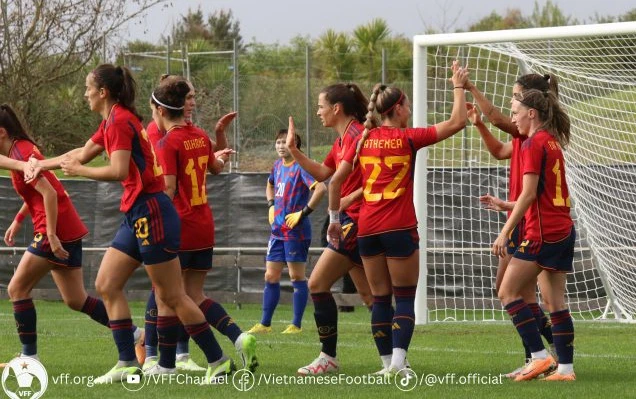 Đội hạng 6 thế giới đã 9 lần sút tung lưới tuyển nữ Việt Nam. Ảnh: VFF.