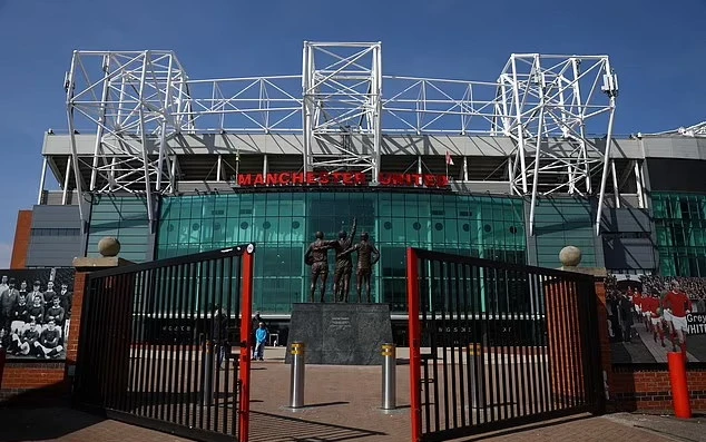 Đội chủ sân Old Trafford bị phạt tiền do vi phạm Luật công bằng tài chính. Ảnh: GETTY.