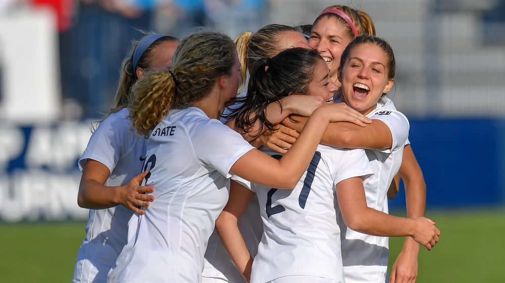 Marissa Sheva cùng đồng đội Cộng hòa Ireland lần đầu tiên góp mặt ở vòng chung kết cúp thế giới. Ảnh: AN.