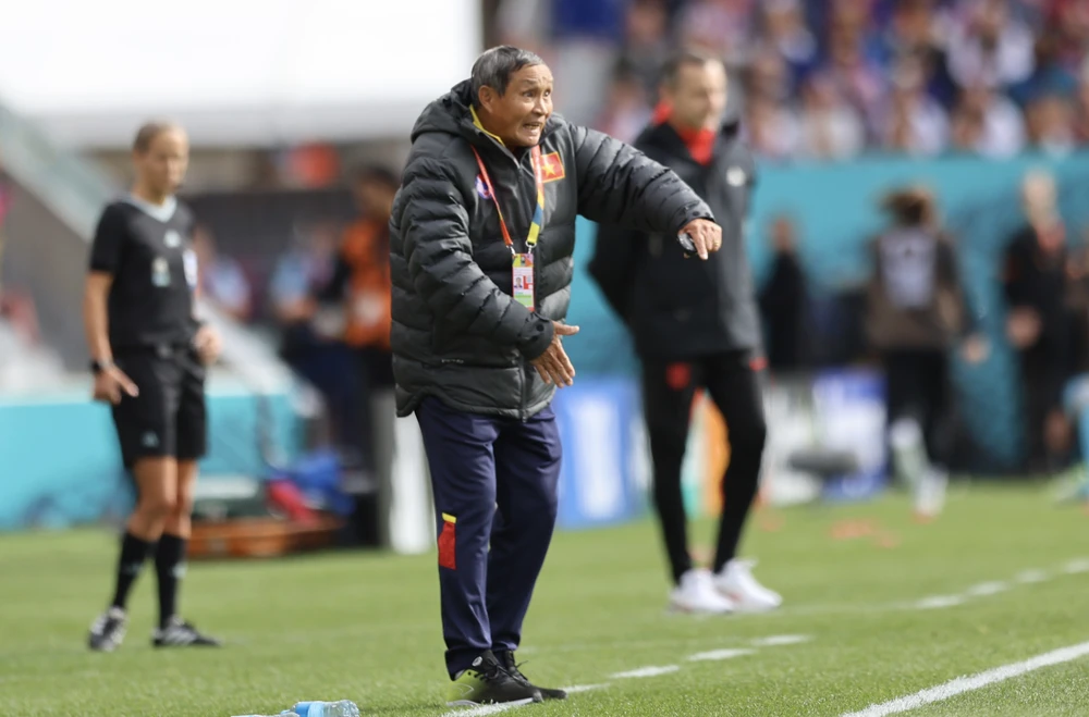 HLV Mai Đức Chung đã tìm ra những phương án đối phó với tuyển nữ Bồ Đào Nha. Ảnh: ANH ĐỒNG.