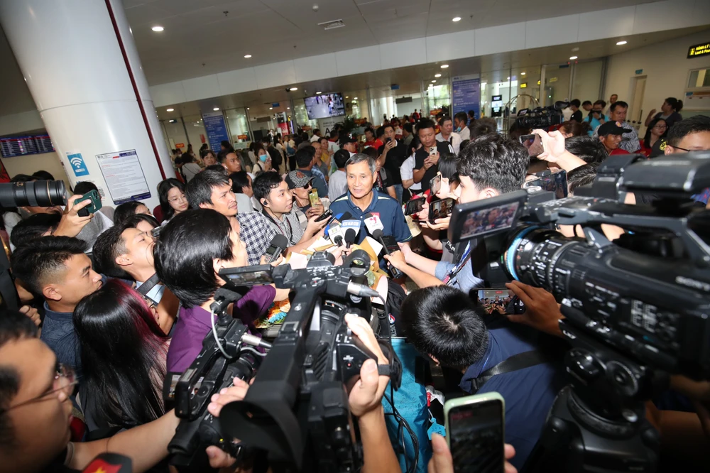 HLV Mai Đức Chung là nhà cầm quân cao tuổi nhất World Cup nữ 2023 trong trận gặp Hà Lan đã 73 tuổi 41 ngày. Ảnh: ANH PHƯƠNG.