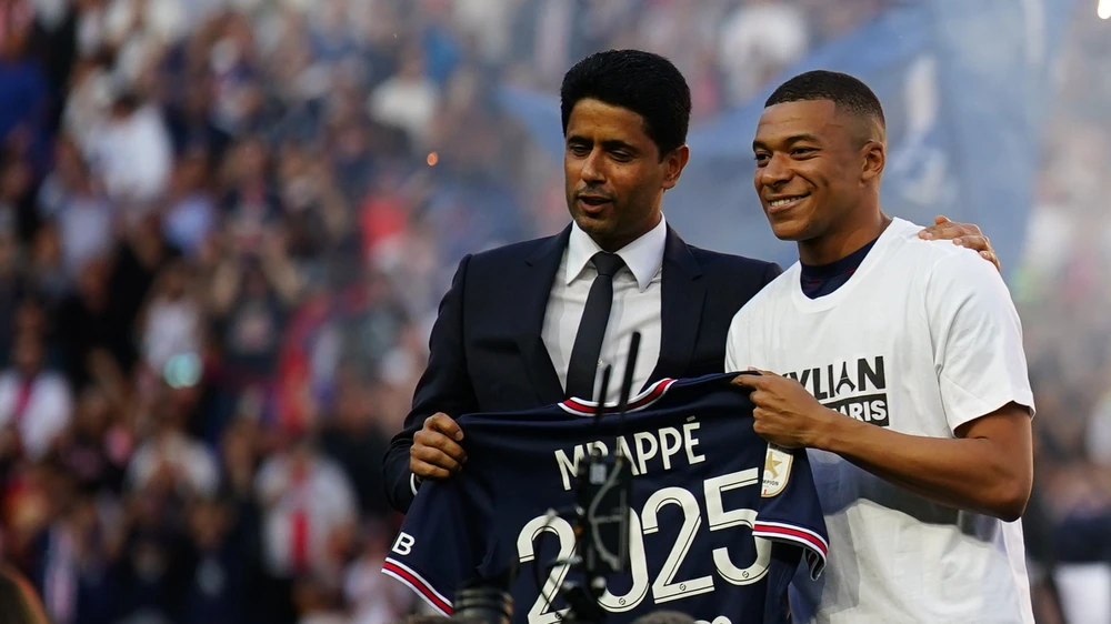 Mbappe từ chối yêu cầu gia hạn hợp đồng và cũng không rời đi, khiến Chủ tịch PSG tức giận cho tiền đạo người Pháp ngồi ngoài ở mùa giải mới. Ảnh: GETTY.