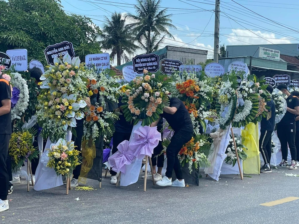 Ai cũng tiếc thương bác sĩ Đào Trọng Trí hiền lành, chăm chỉ trong công việc bằng tất cả lương tâm của một người thầy thuốc...