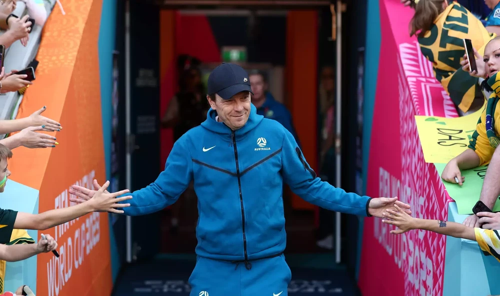 HLV người Thụy Điển Tony Gustavsson hy vọng sẽ giúp các cô gái Úc qua mặt đối thủ lớn Anh ở bán kết World Cup 2023. Ảnh: GETTY.