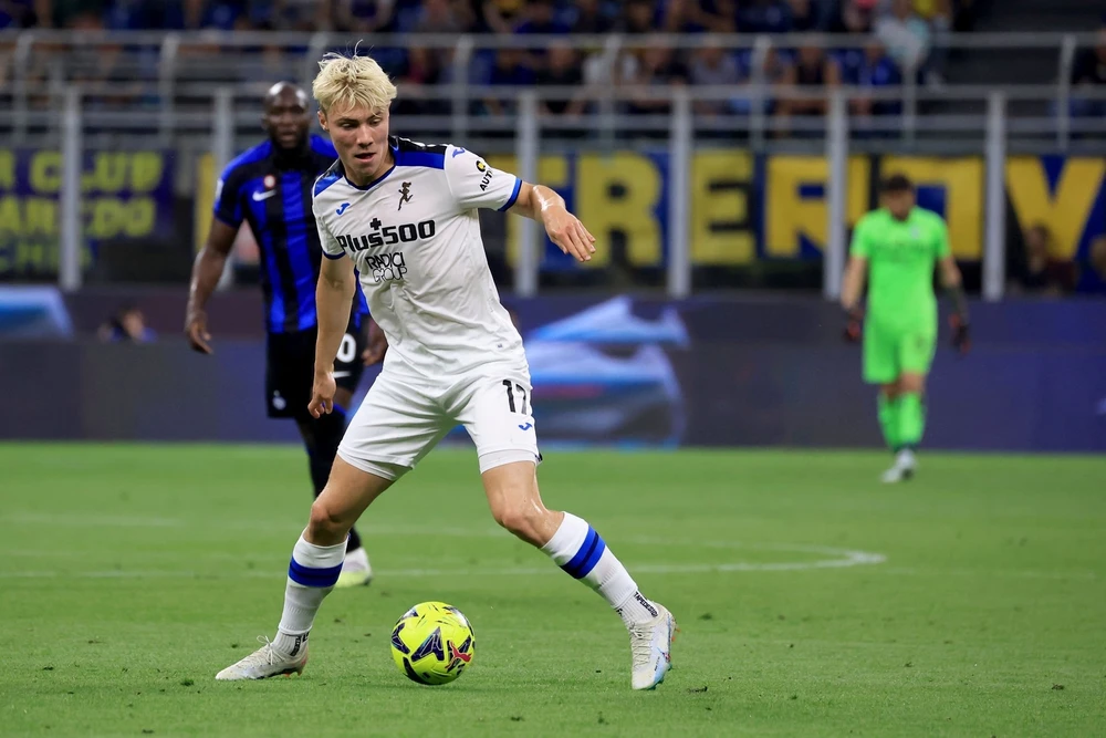 Hojlund nghỉ dưỡng thương đến hết tháng 8 mới có thể ra sân cho Man United. Ảnh: GETTY.