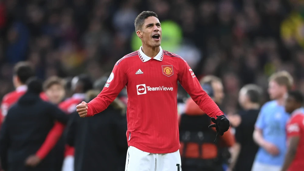 Trung vệ của Man United phàn nàn về thời gian bù giờ quá nhiều sẽ gây hại cho sức khỏe cầu thủ đang chơi ở giải Ngoại hạng Anh. Ảnh: GETTY.