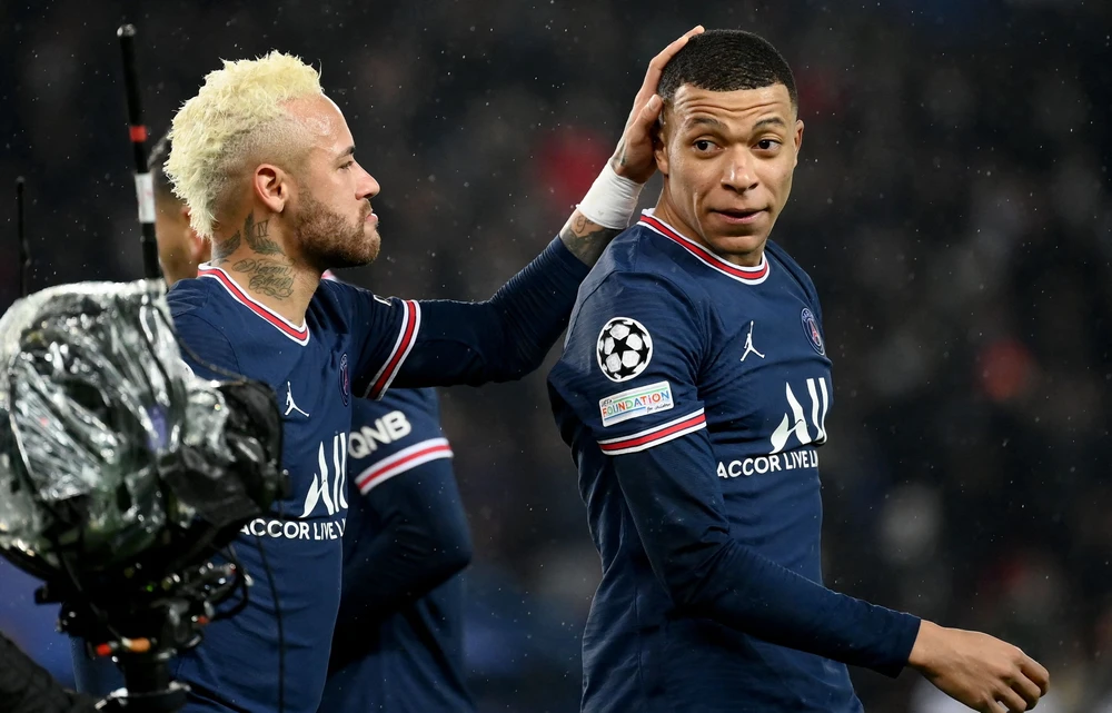 Neymar đã không mời Mbappe đến dự tiệc chia tay của mình. Ảnh: GETTY.