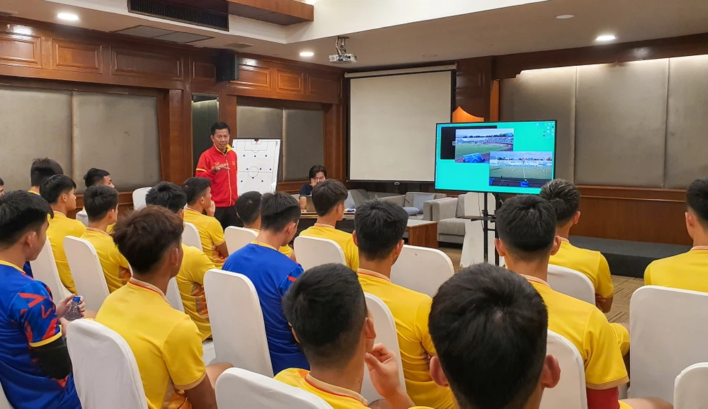 U-23 Việt Nam rút kinh nghiệm sau trận thắng U-23 Lào 4-1 và phân tích đối thủ U-23 Philippines ở lượt cuối bảng C đêm 22-8. Ảnh: VFF.