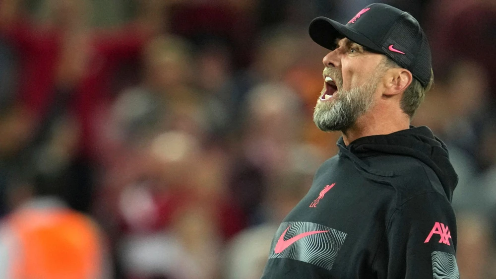 HLV Klopp phấn khích sau khi các học trò ngược dòng thắng chủ nhà Newcastle 2-1. Ảnh: GETTY.