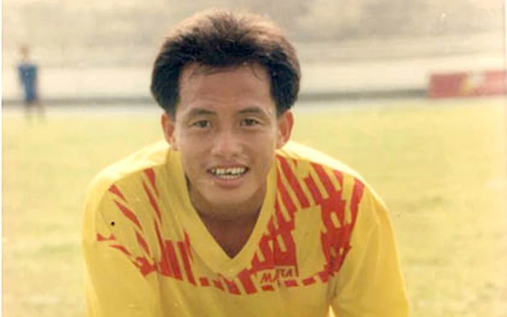 Cựu tuyển thủ Chí Bảo từng khoác áo các đội CA.TP.HCM, Hải Quan, Bưu Điện,... Cựu tuyển thủ Chí Bảo từng khoác áo các đội CA.TP.HCM, Hải Quan, Bưu Điện,...