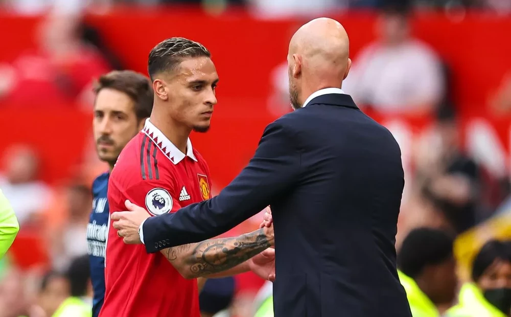 Antony mờ nhạt dù thầy Ten Hag hết mực cưng chiều. Ảnh: GETTY. Antony mờ nhạt dù thầy Ten Hag hết mực cưng chiều. Ảnh: GETTY.