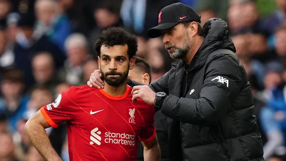 HLV Klopp không muốn để học trò cưng Salah rơi vào tay gã nhà giàu Al Ittihad. Ảnh: GETTY.