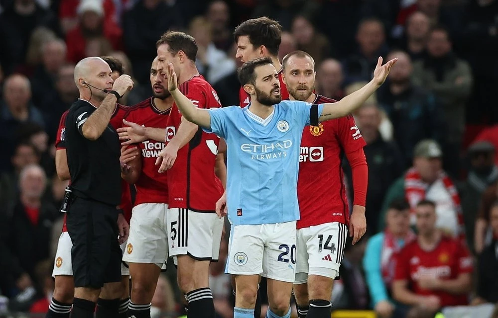 bat-ngo-vi-tri-cua-manchester-united (1).jpg