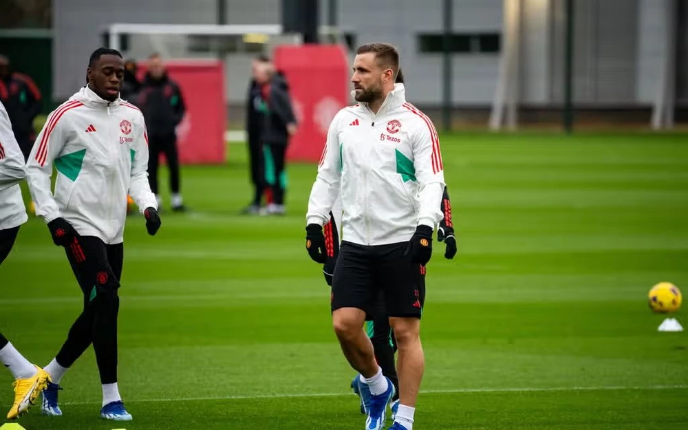 13-cau-thu-nao-bi-buoc-roi-khoi-manchester-united (2).jpg