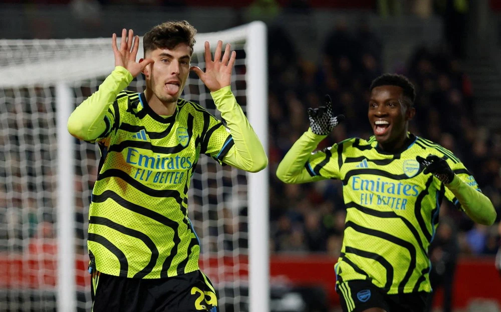 arsenal-vuot-qua-man-city-de-doa-soan-ngoi-vo-dich-premier-league (1).jpg